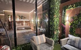 Green 5Iew Suite